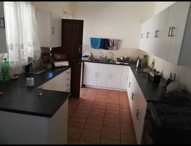 4 BEDROOM HOUSE FOR SALE IN PRETORIA GARDENS